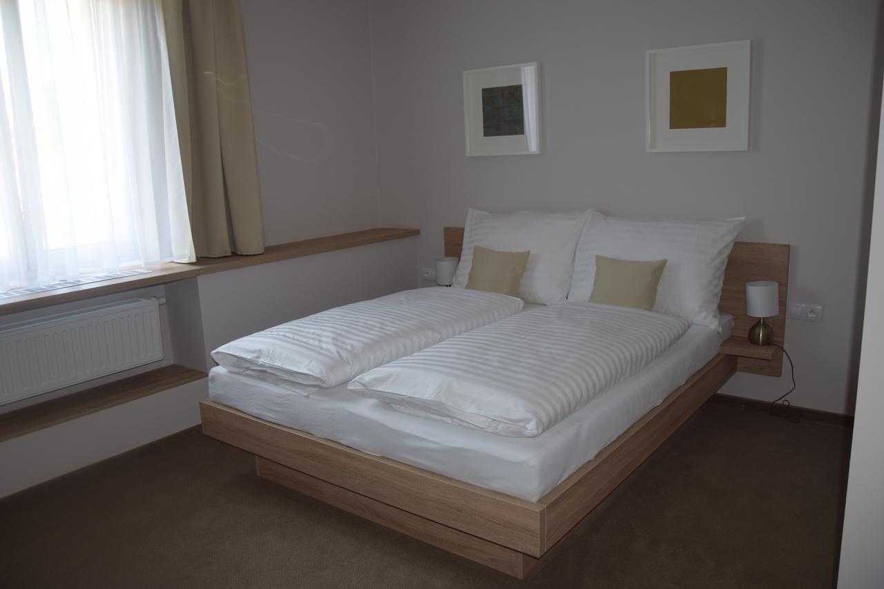 Hotel Rokiten مورافسكي كروملوف المظهر الخارجي الصورة