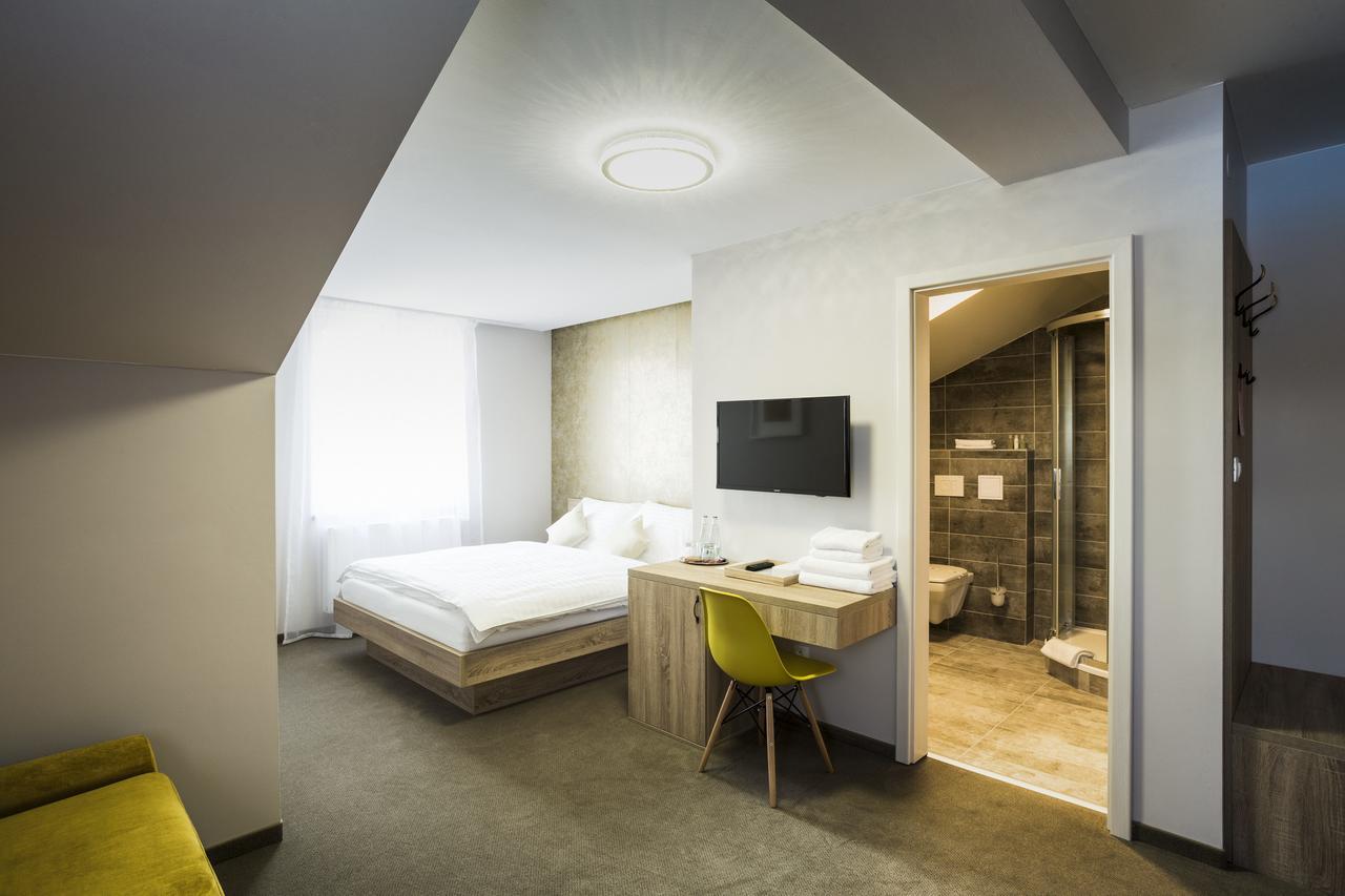 Hotel Rokiten مورافسكي كروملوف المظهر الخارجي الصورة